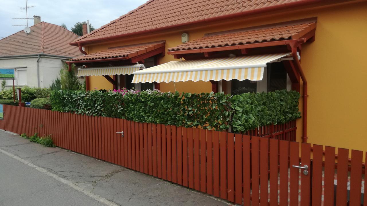 Keri Vendeghaz Lägenhet Mosonmagyaróvár Exteriör bild